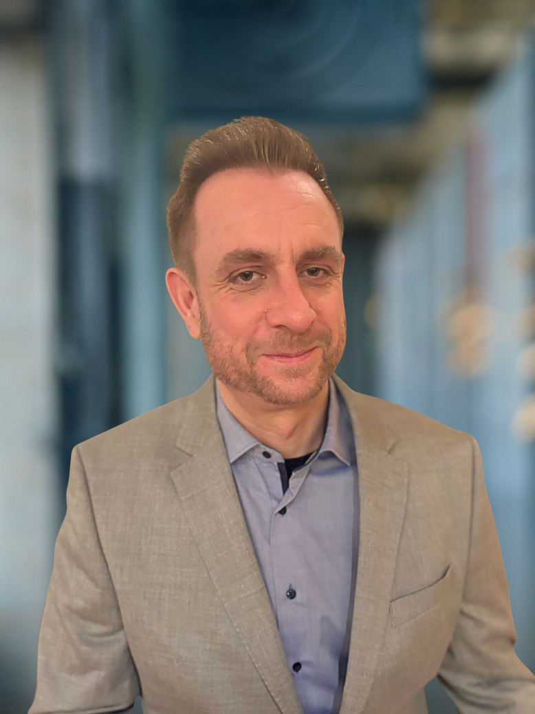 portrait-dominik-hollmann-intralogistik-scio